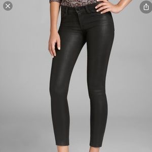 JBrand super skinny Jean in lacquered black. Size 29